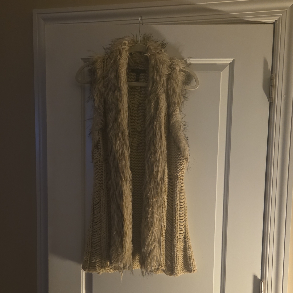 Jessica Simpson Cream Knit Faux Fur Trim Vest